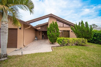 Nestled in the desirable Amberwoods community, this 3br, 2ba - photo 4