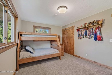 Enjoy breathtaking views of Schweitzer Mountain and the Selkirk - photo 26