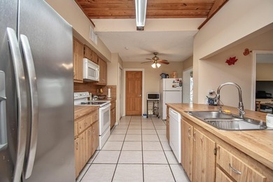 Nestled in the desirable Amberwoods community, this 3br, 2ba - photo 10