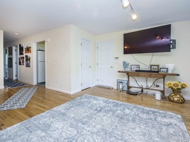 Quality Custom Built Duplex by a Top Hamptons Builder - photo 3