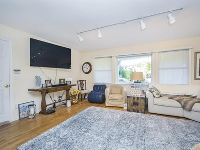 Quality Custom Built Duplex by a Top Hamptons Builder - photo 4