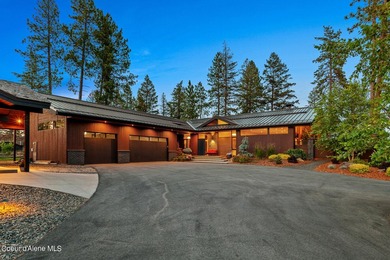 This impressive property effortlessly combines mid-century - photo 5