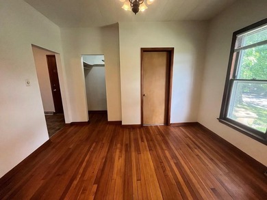 3 Unit apartment located just one block from Atwood Ave at the - photo 14