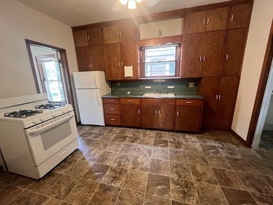 3 Unit apartment located just one block from Atwood Ave at the - photo 16