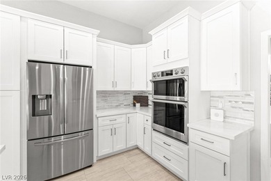 Exquisitely renovated 3-bedroom home with breathtaking golf - photo 21