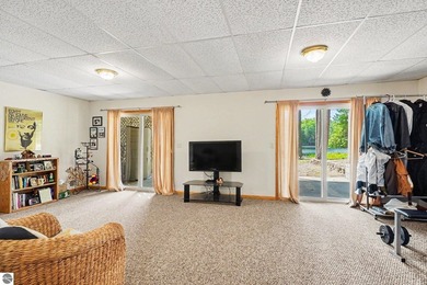 Custom-built, extremely well-maintained, beautiful home with - photo 22