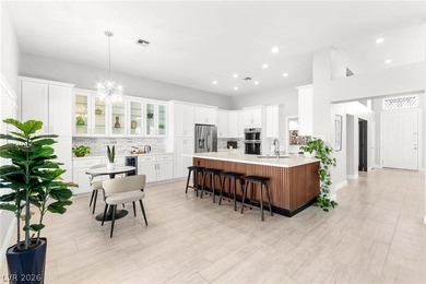 Exquisitely renovated 3-bedroom home with breathtaking golf - photo 25