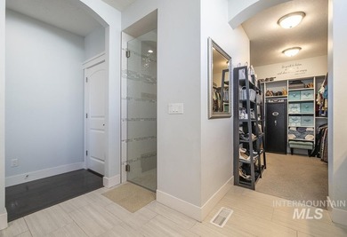 Beautiful single level home built by Riverwood Homes. This ADA - photo 28