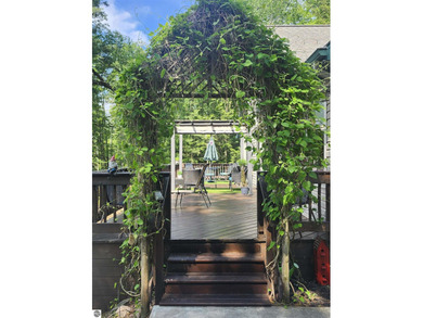 Custom-built, extremely well-maintained, beautiful home with - photo 30