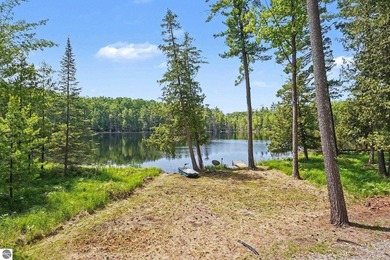 Custom-built, extremely well-maintained, beautiful home with - photo 31