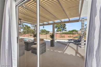 Exquisitely renovated 3-bedroom home with breathtaking golf - photo 32