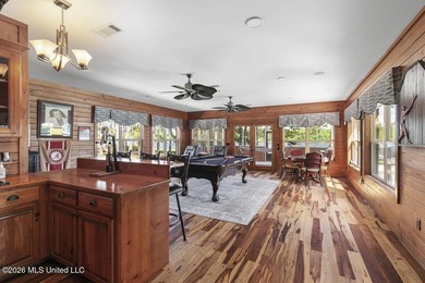 Welcome to this exceptional waterfront home located in the gated - photo 20