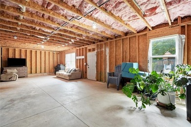 Beautifully maintained home with main level OFFICE on FULL - photo 25