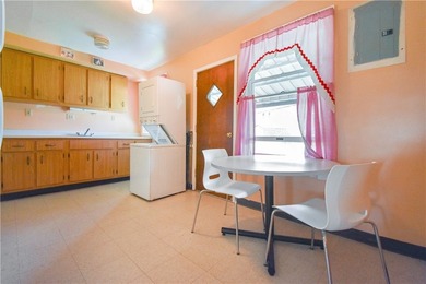 This quaint unit is ready for someone to call it home again - photo 6