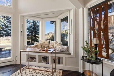 Tucked at the end of a cul-de-sac, this private townhome - photo 9