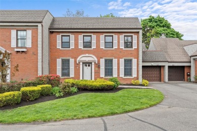 Lake Condo For Sale in Bay Shore, New York
