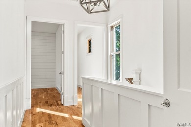 Welcome to lakeside living at its finest! This beautifully - photo 11