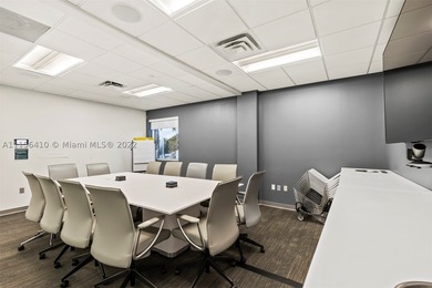 Incredibly rare opportunity to purchase a great commercial - photo 12