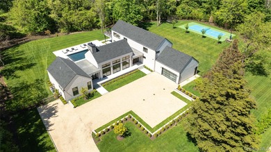 A buyers dream rooted in nature, enhanced by design. This modern - photo 2