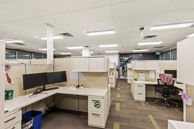 Incredibly rare opportunity to purchase a great commercial - photo 14