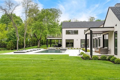 A buyers dream rooted in nature, enhanced by design. This modern - photo 4