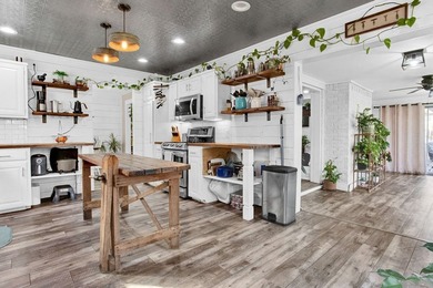 Charming 3-Bedroom, 2-Bath Home with a Contemporary Farmhouse - photo 14