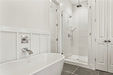 Welcome to lakeside living at its finest! This beautifully - photo 14