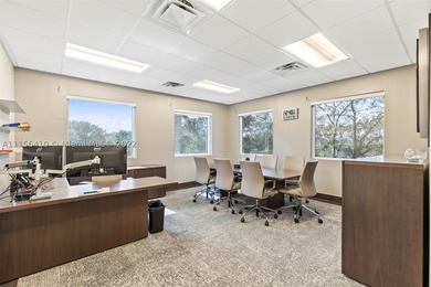 Incredibly rare opportunity to purchase a great commercial - photo 15