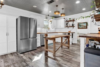 Charming 3-Bedroom, 2-Bath Home with a Contemporary Farmhouse - photo 15