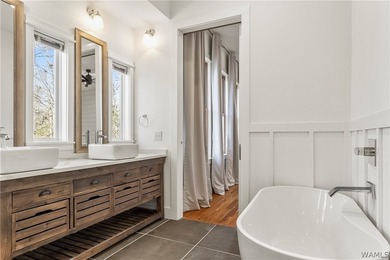 Welcome to lakeside living at its finest! This beautifully - photo 15