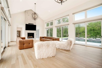 A buyers dream rooted in nature, enhanced by design. This modern - photo 8