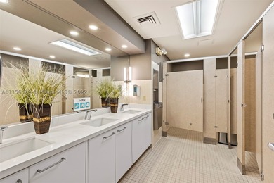 Incredibly rare opportunity to purchase a great commercial - photo 19