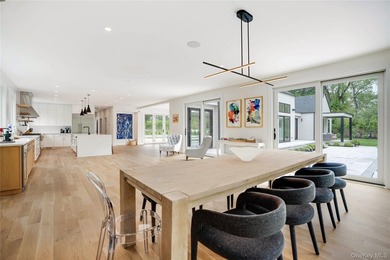 A buyers dream rooted in nature, enhanced by design. This modern - photo 9