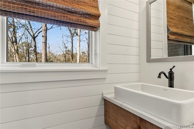 Welcome to lakeside living at its finest! This beautifully - photo 19