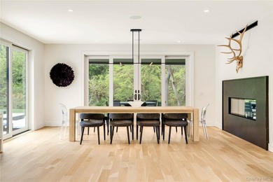 A buyers dream rooted in nature, enhanced by design. This modern - photo 10