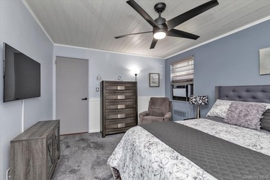 Welcome home to this sun-filled spacious renovated two-bedroom - photo 10