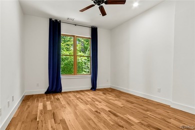 Welcome to lakeside living at its finest! This beautifully - photo 23