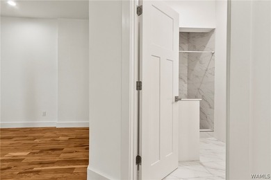 Welcome to lakeside living at its finest! This beautifully - photo 25