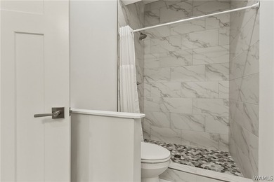 Welcome to lakeside living at its finest! This beautifully - photo 27