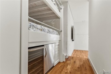 Welcome to lakeside living at its finest! This beautifully - photo 34