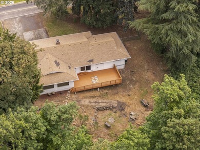 This Ridgefield Home Enjoys Evening Sunsets, with Views Of Lake - photo 37
