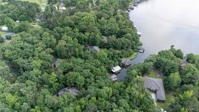 Welcome to lakeside living at its finest! This beautifully - photo 47