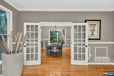 Spectacular Colonial in Sought-After Vizcaya Estates! Welcome to - photo 13