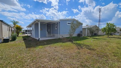 Welcome to this beautifully designed 2-bedroom, 2-bath modern - photo 4