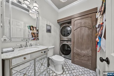 Spectacular Colonial in Sought-After Vizcaya Estates! Welcome to - photo 18