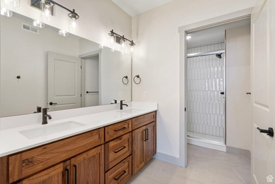 Modern Luxury Condo Near Bear Lake Short term rental Approved - photo 22