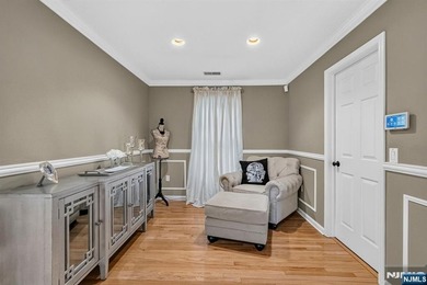 Spectacular Colonial in Sought-After Vizcaya Estates! Welcome to - photo 25
