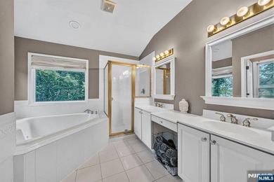 Spectacular Colonial in Sought-After Vizcaya Estates! Welcome to - photo 26