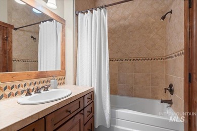 PRICE REDUCED $50K!! Explore the pinnacle of mountain getaway - photo 31