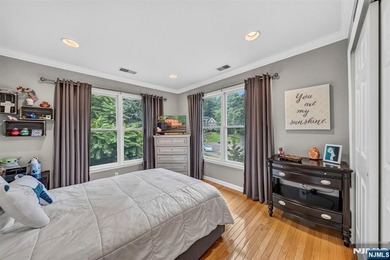 Spectacular Colonial in Sought-After Vizcaya Estates! Welcome to - photo 34